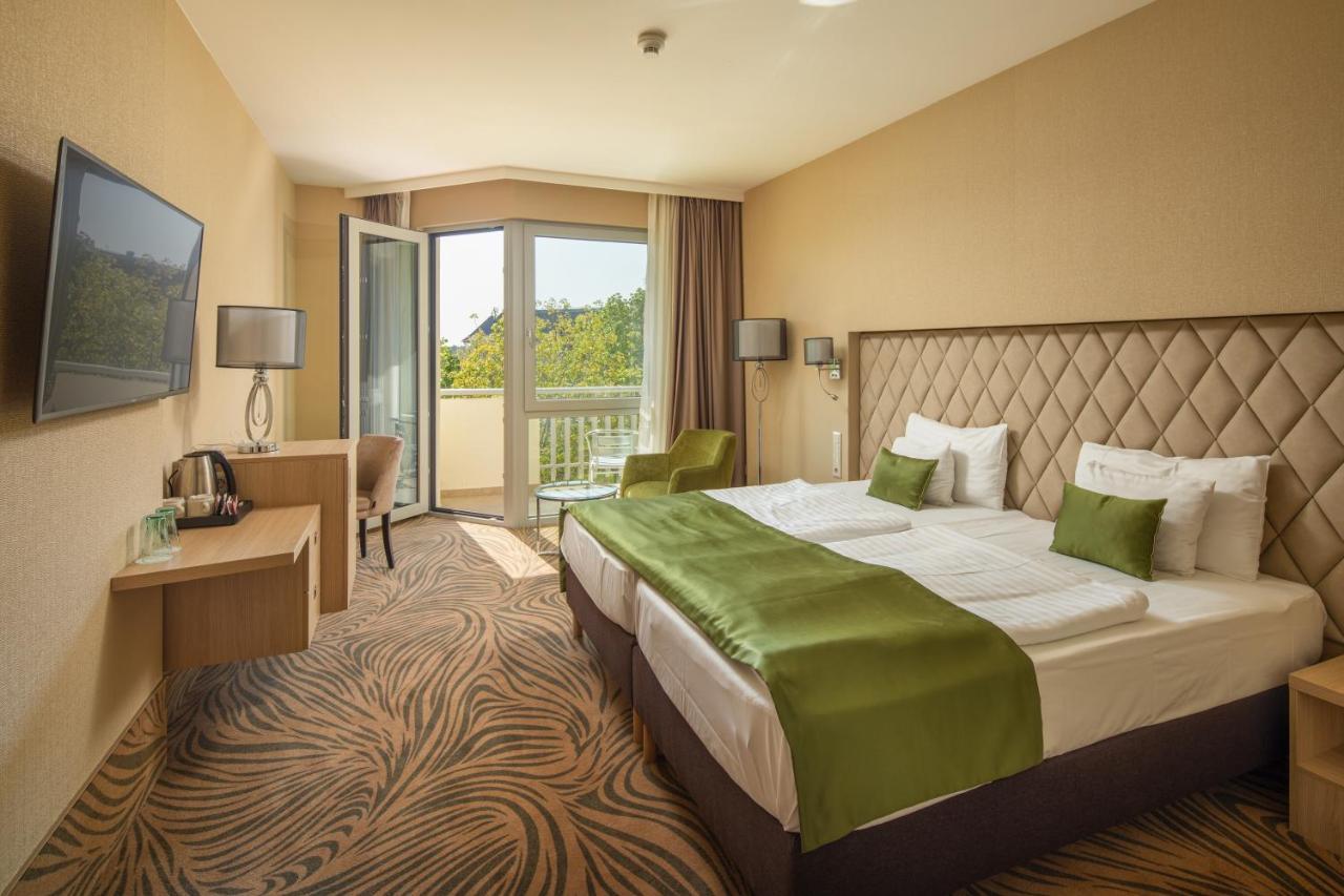 Greenfield Hotel Golf & Spa Bük Exteriör bild