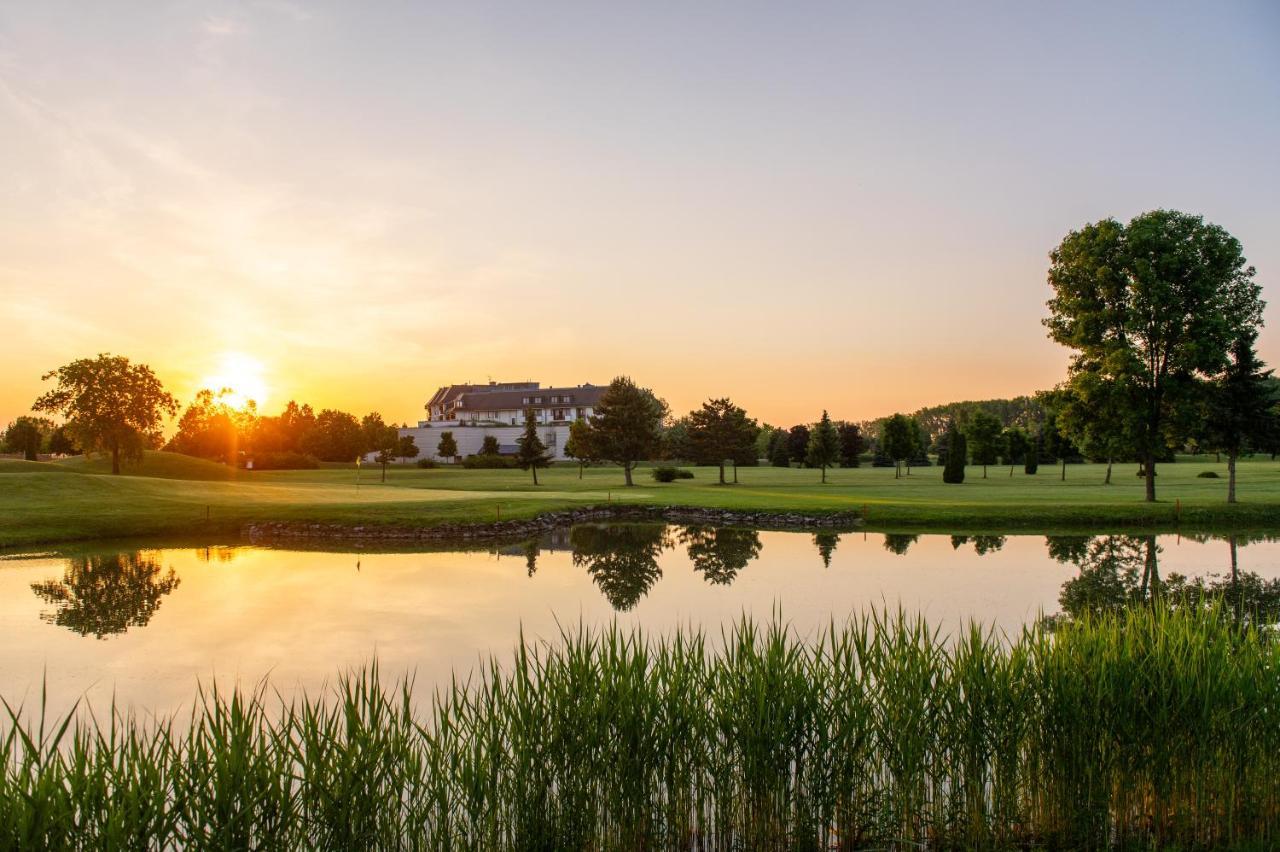 Greenfield Hotel Golf & Spa Bük Exteriör bild