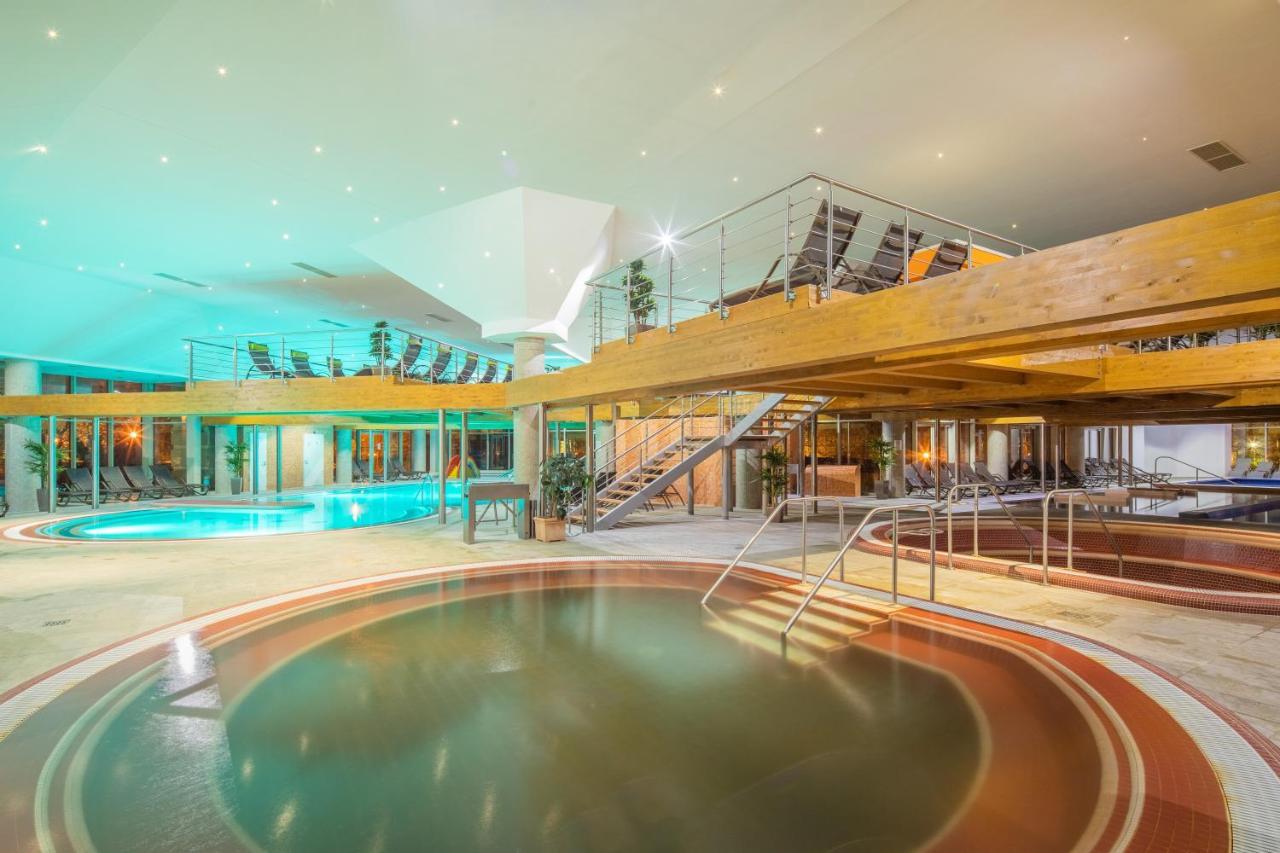 Greenfield Hotel Golf & Spa Bük Exteriör bild