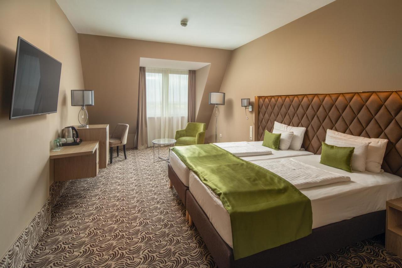 Greenfield Hotel Golf & Spa Bük Exteriör bild
