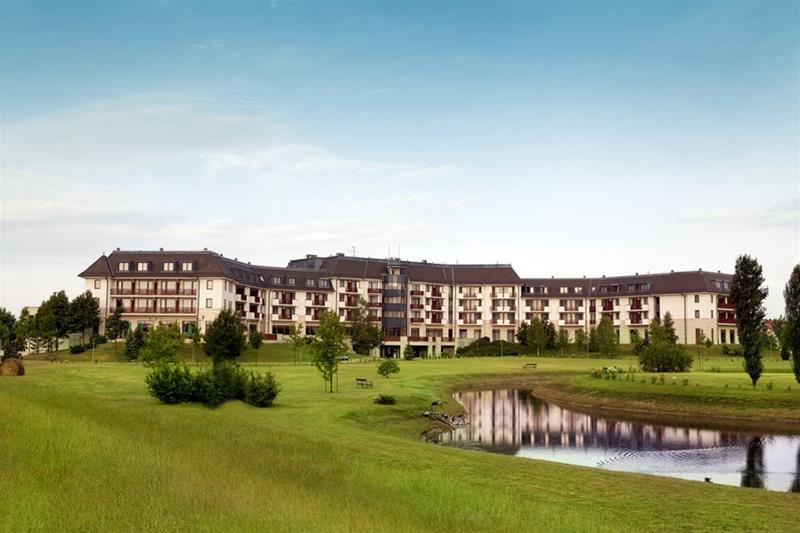Greenfield Hotel Golf & Spa Bük Exteriör bild