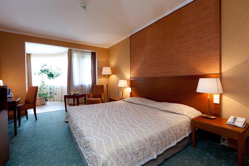 Greenfield Hotel Golf & Spa Bük Exteriör bild