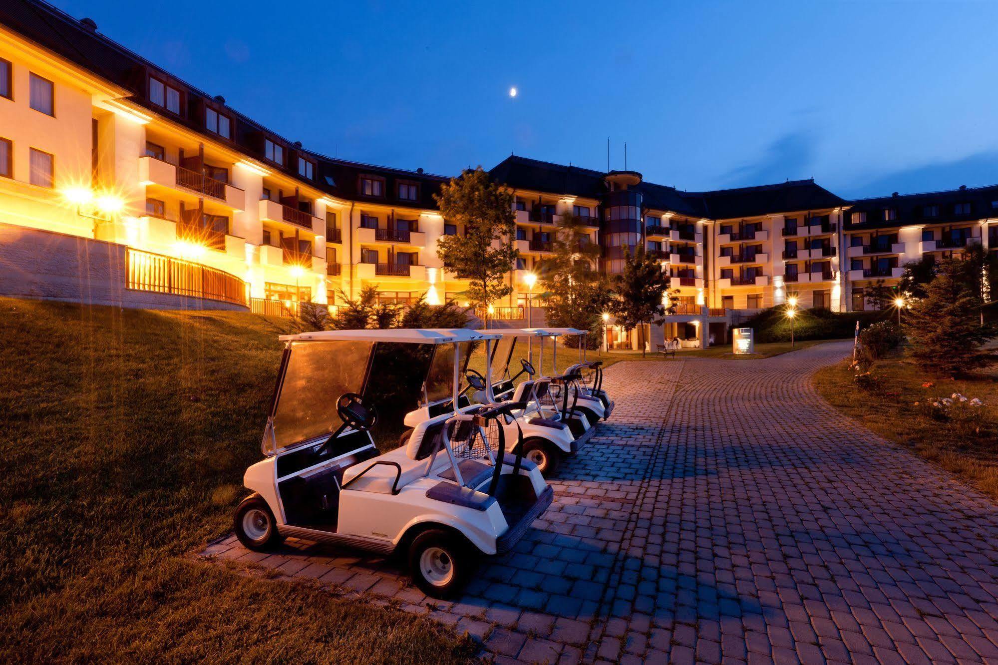 Greenfield Hotel Golf & Spa Bük Exteriör bild